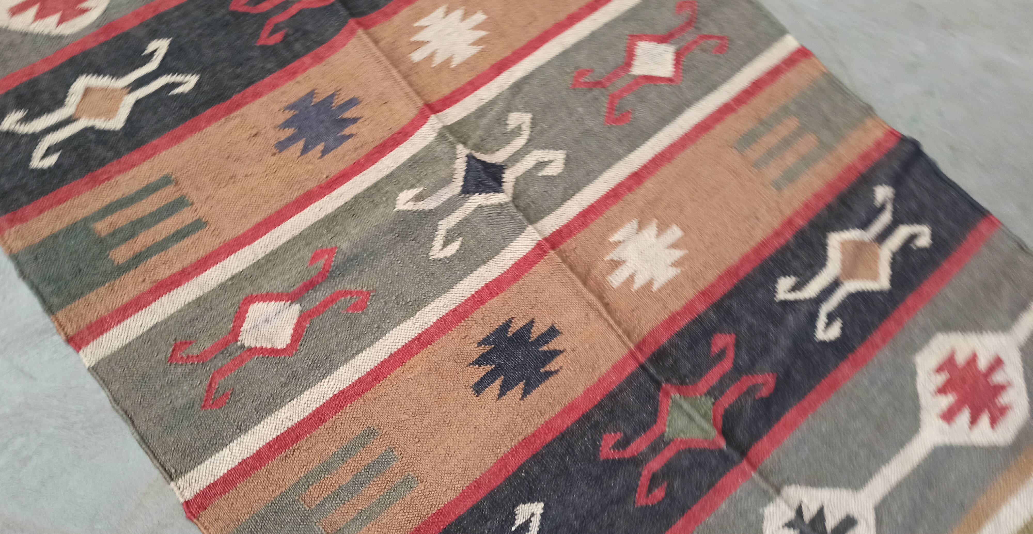 Kilim rug in jute and cotton. 125cm x 195cm