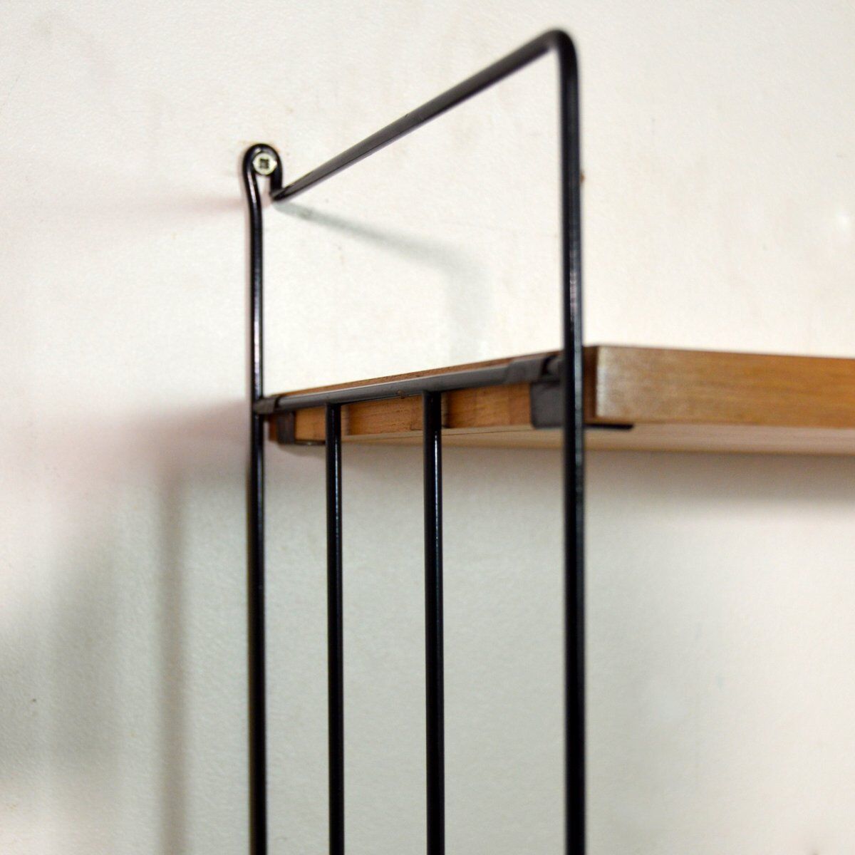 Shelf string 1960 vintage