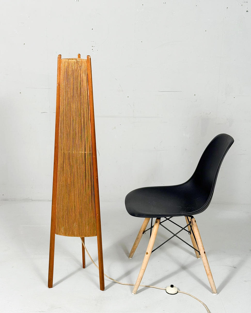 Mid-century floor lamp, sisal/teak wood, Temde, Switzerland, 1960s.