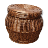 Wicker basket with lid