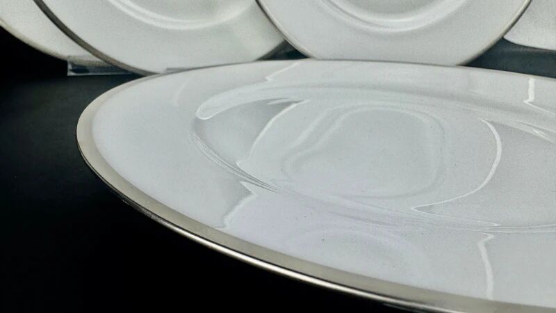 Raynaud, Fontainebleau Platine, suite de 6 assiettes à aile 22 cm