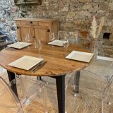 Round table with shutters