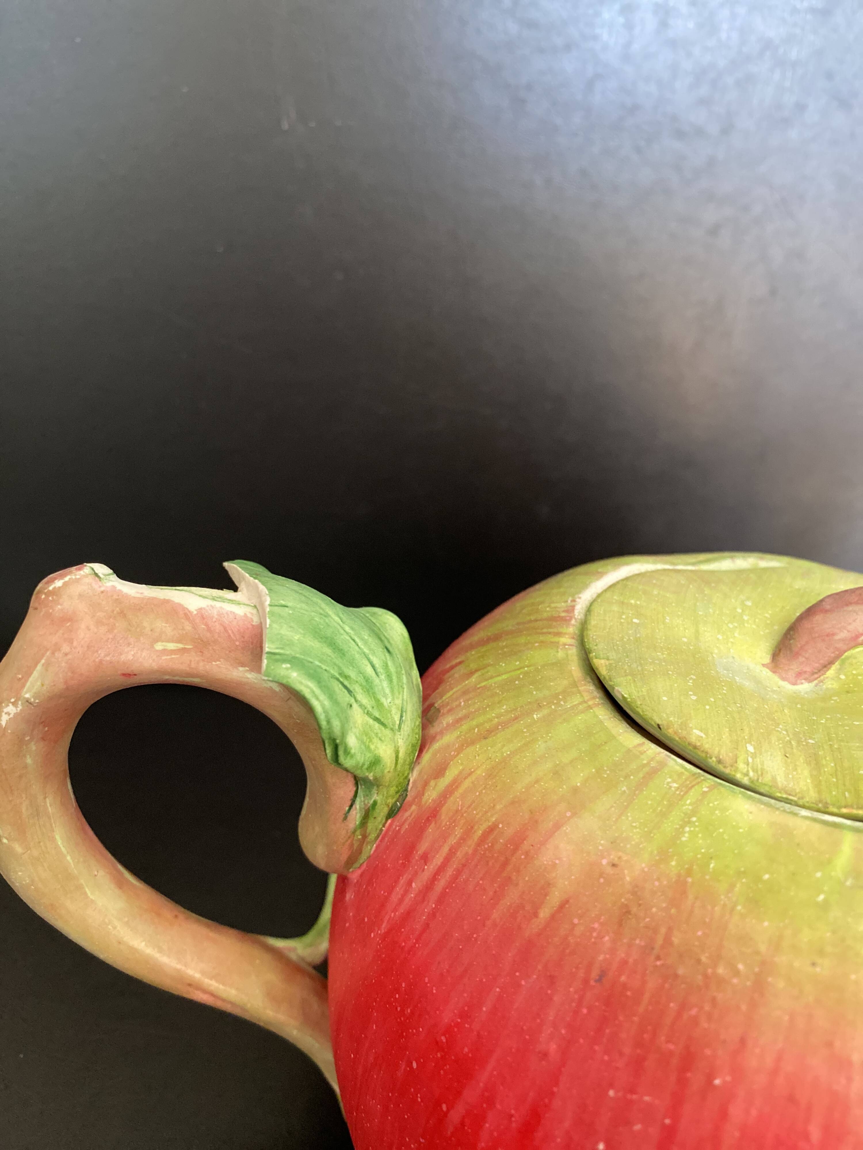 Vintage Apple Teapot in Barbotine – Retro / Cottagecore Decor
