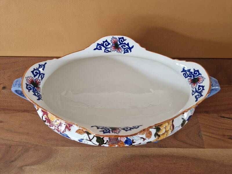 Important ceramic planter from Gien, Peonies model, 1980.