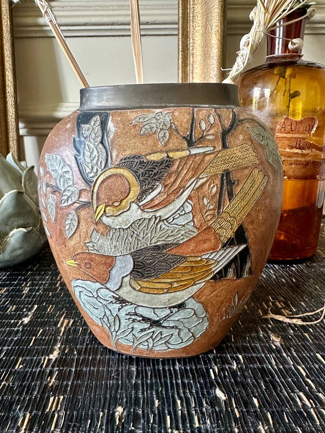 Vase en laiton émaillé