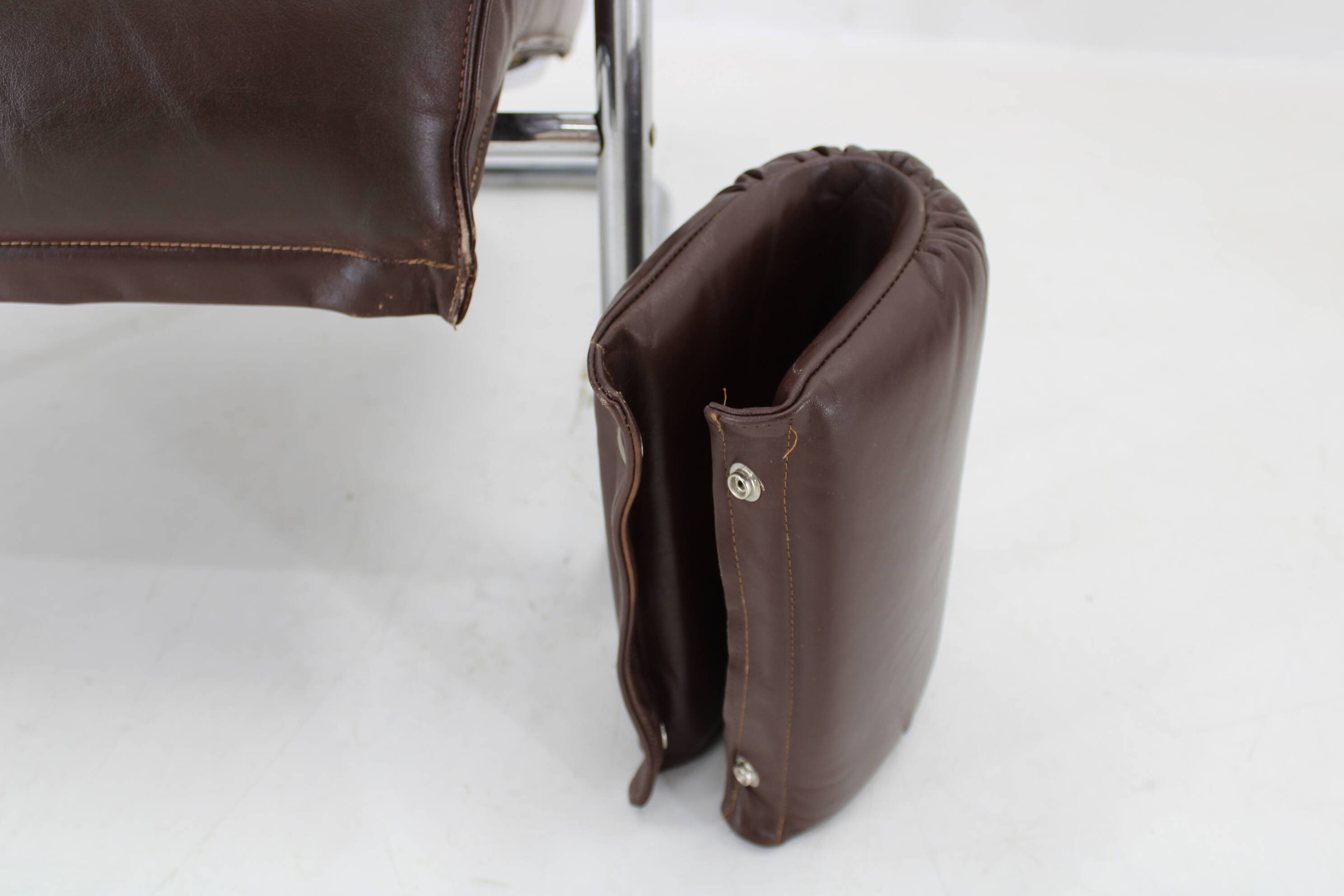 1950s Pair of Tubular Armchairs in Leather, Czechoslovakia