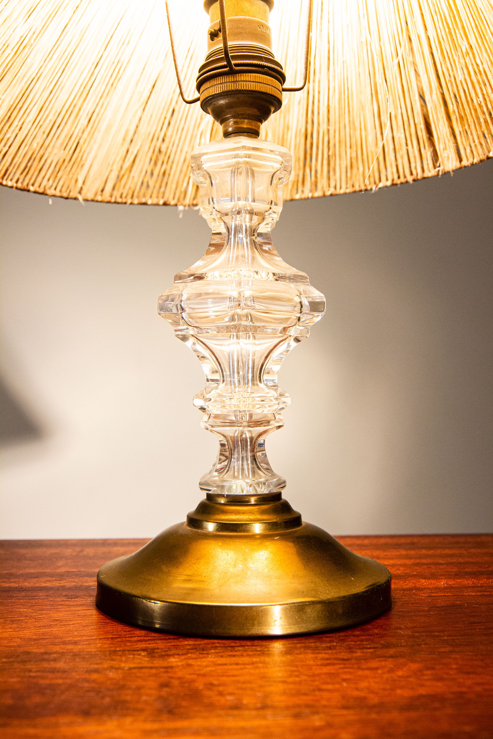 Lamp year 50, glass, brass and straw