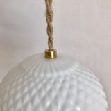 White opaline suspension