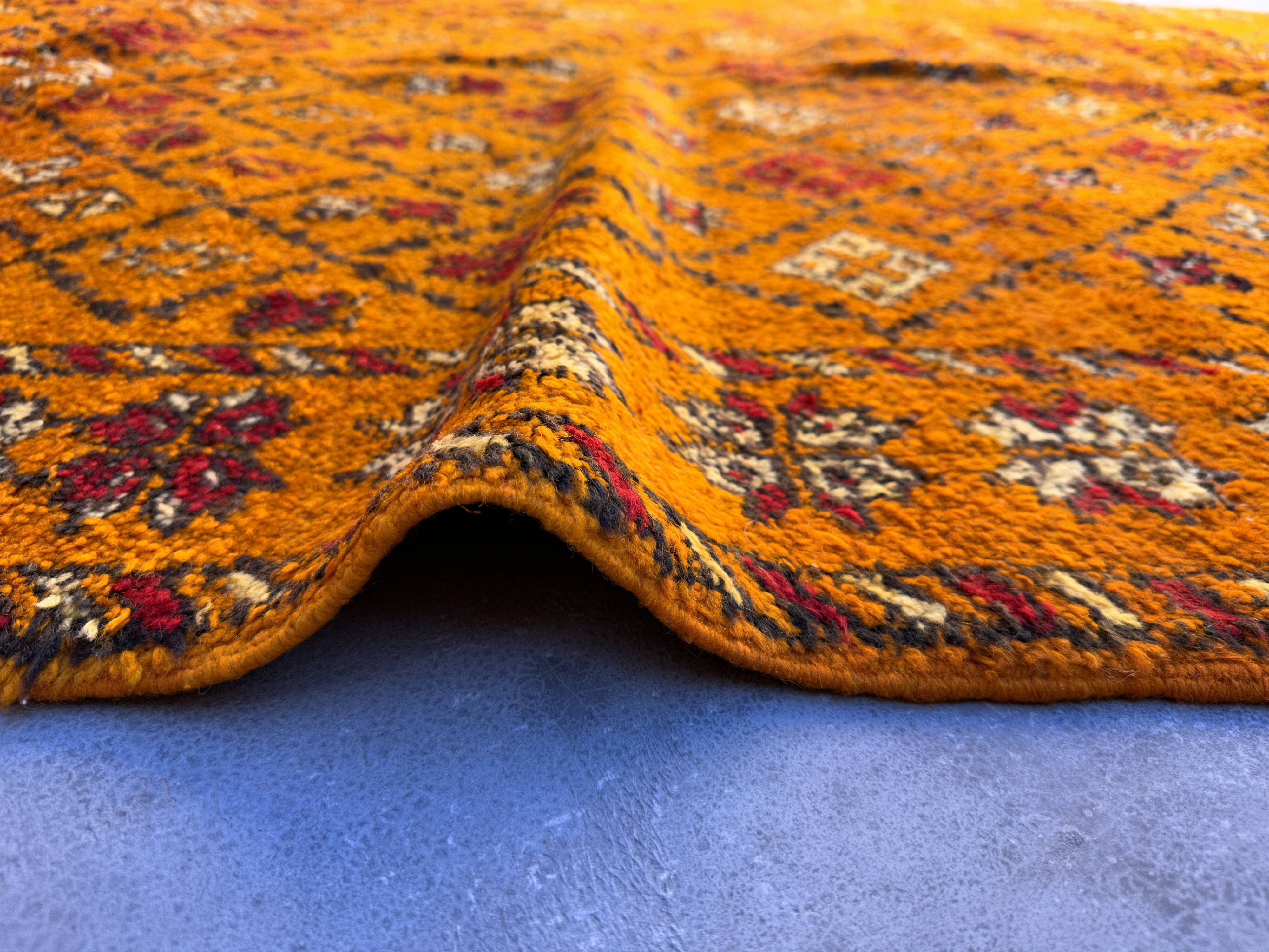Moroccan rug Zayan orange - 288 x 153 cm