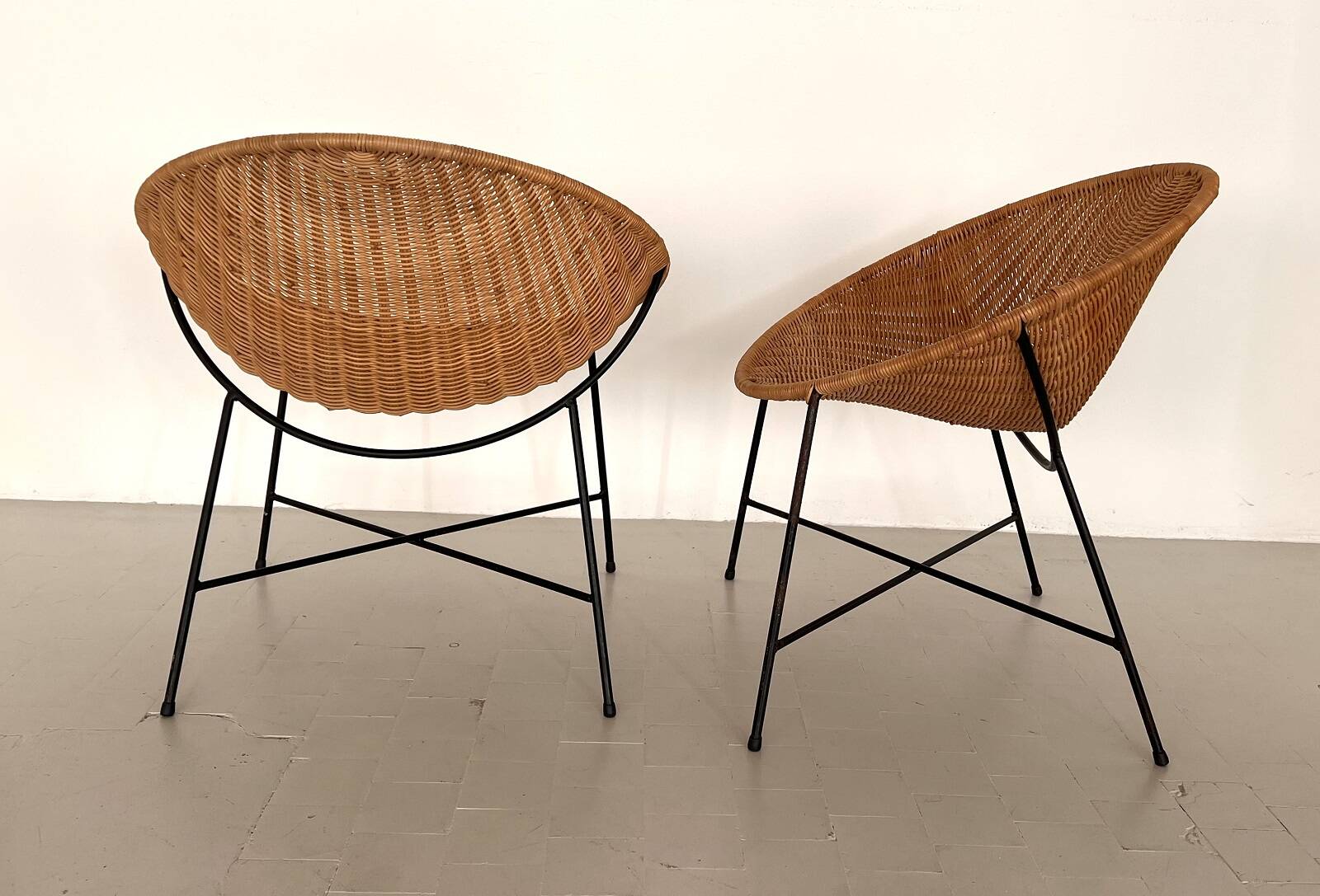 Pair of Rattan Lounge Chairs, Italy, 1970s