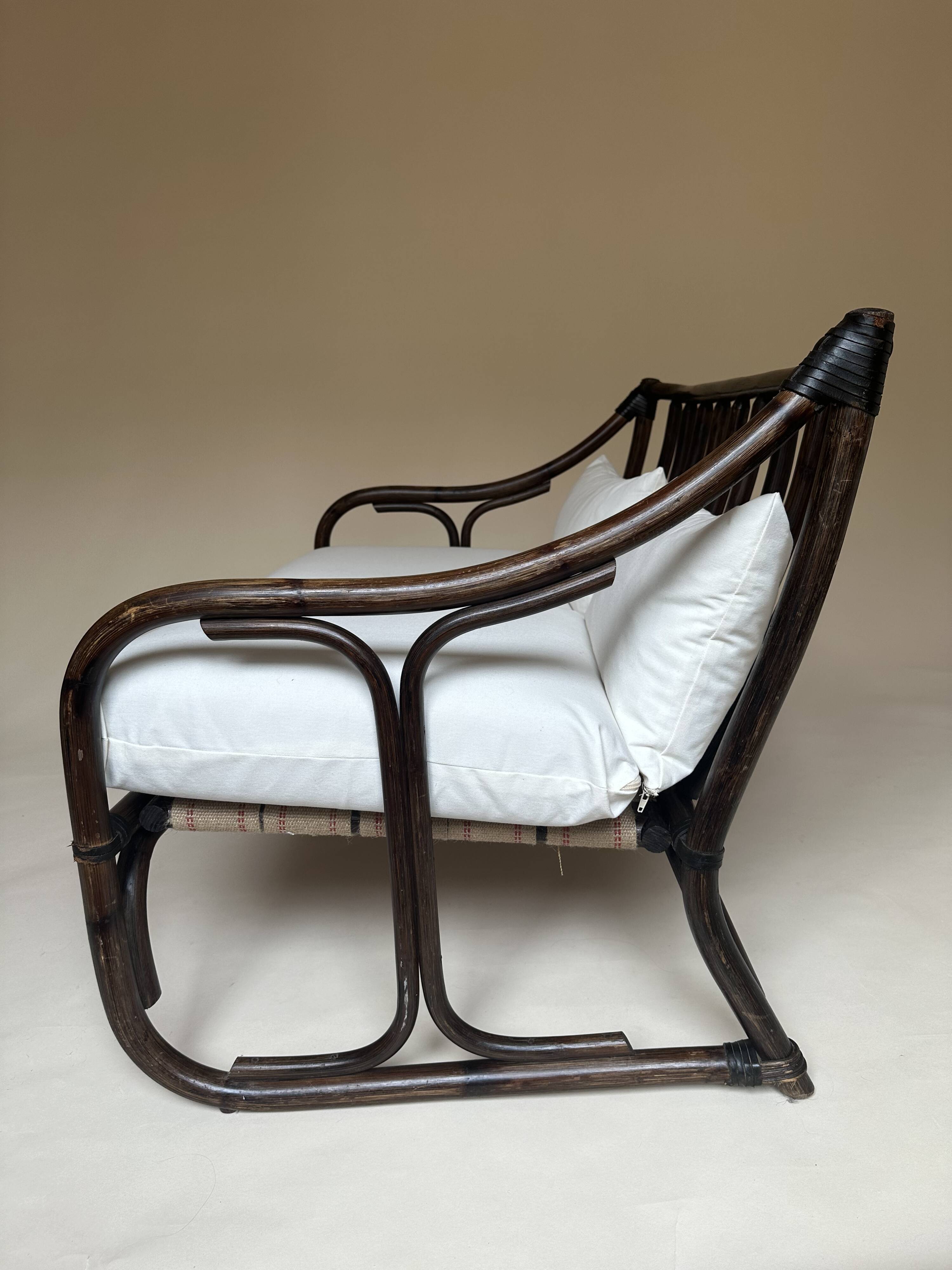 Two-seater rattan bench