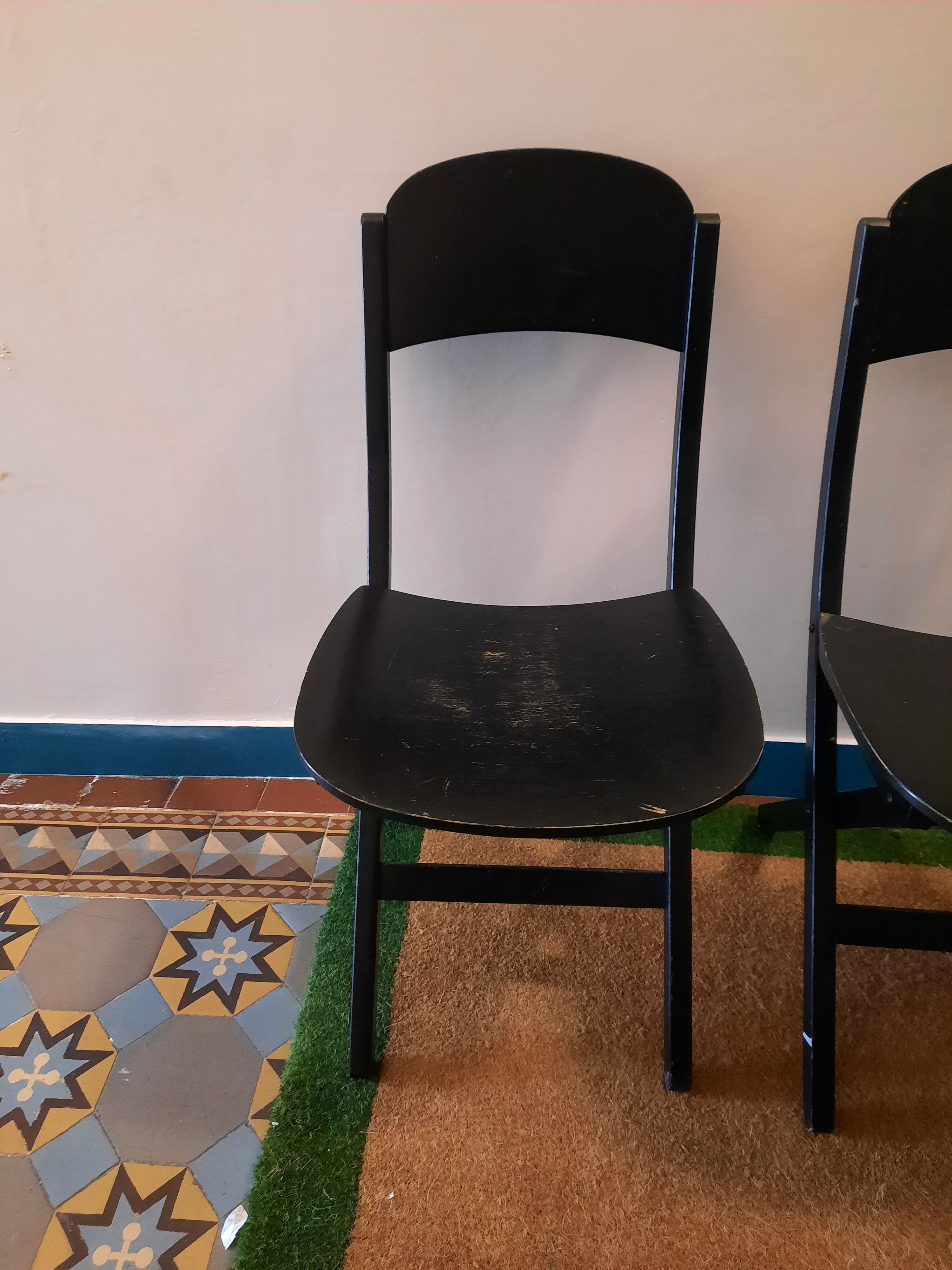 4 folding chairs