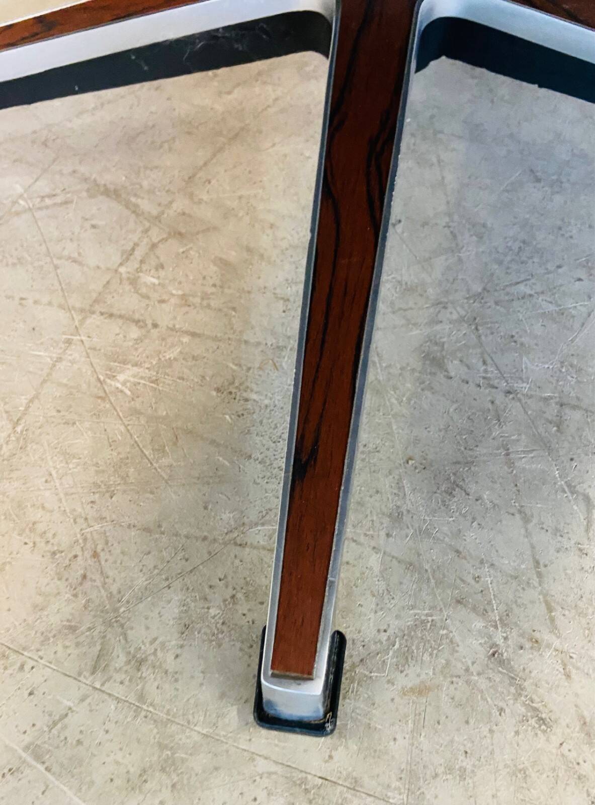 Chaise œuf pivotante en cuir danoise vintage des années 1970 par Bramin