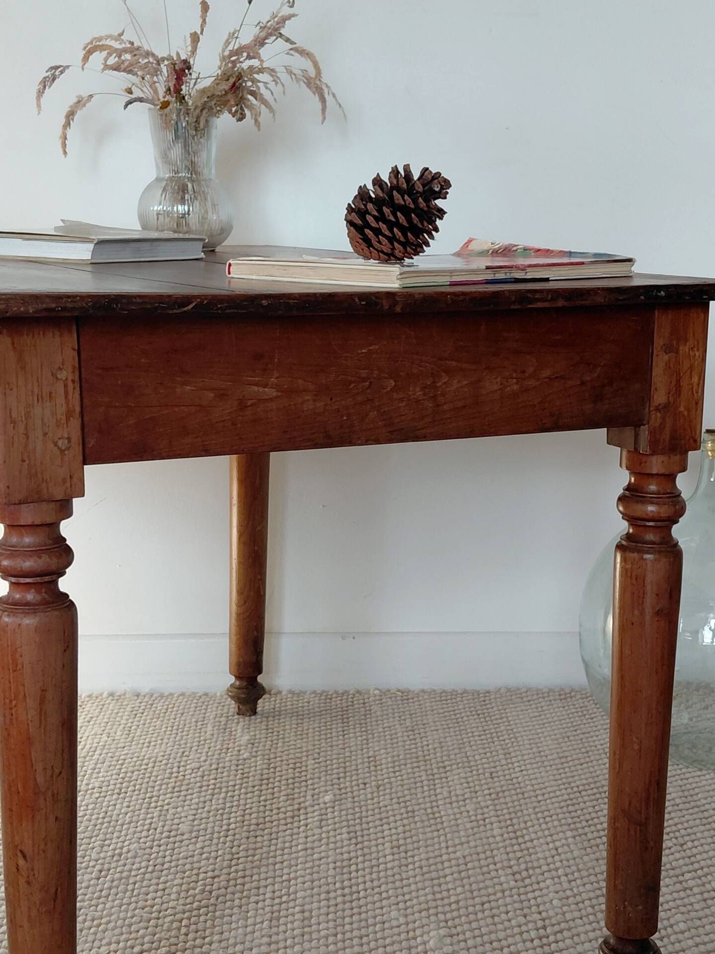 Table / Vintage cherry wood desk with turned legs – Natural patina