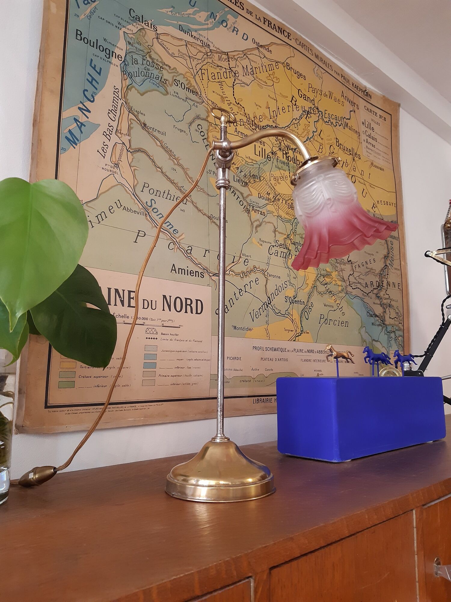 Old lamp to lay in gilded brass, arms collar of articulated swan