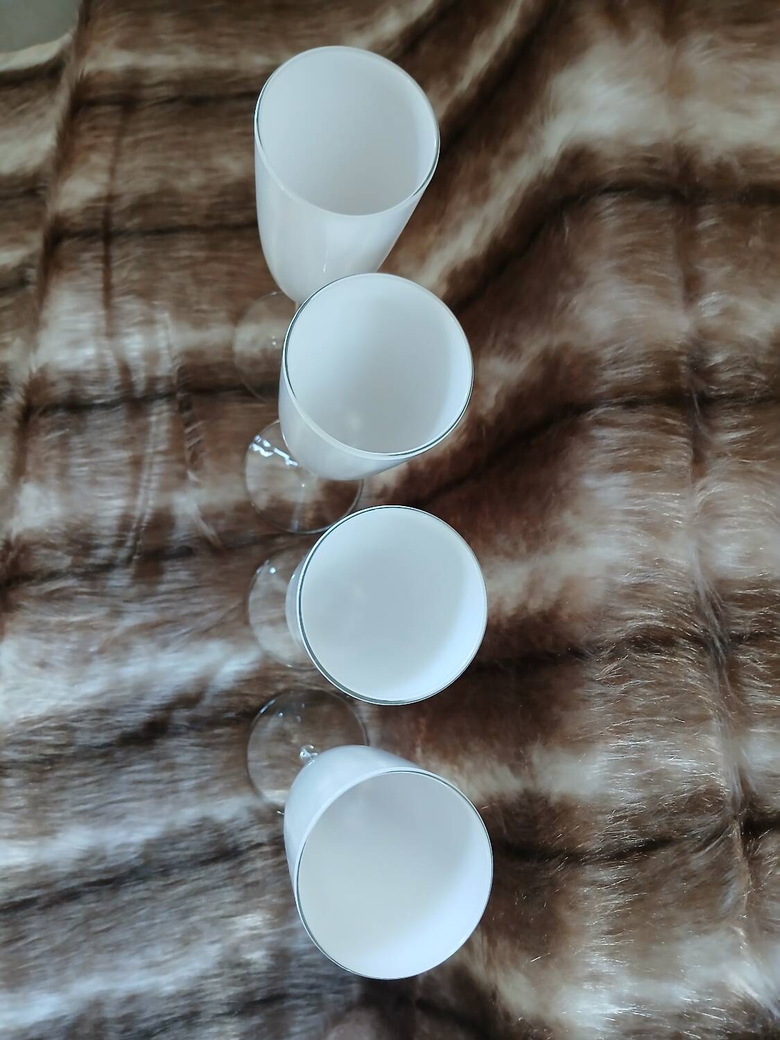 4 white champagne flutes