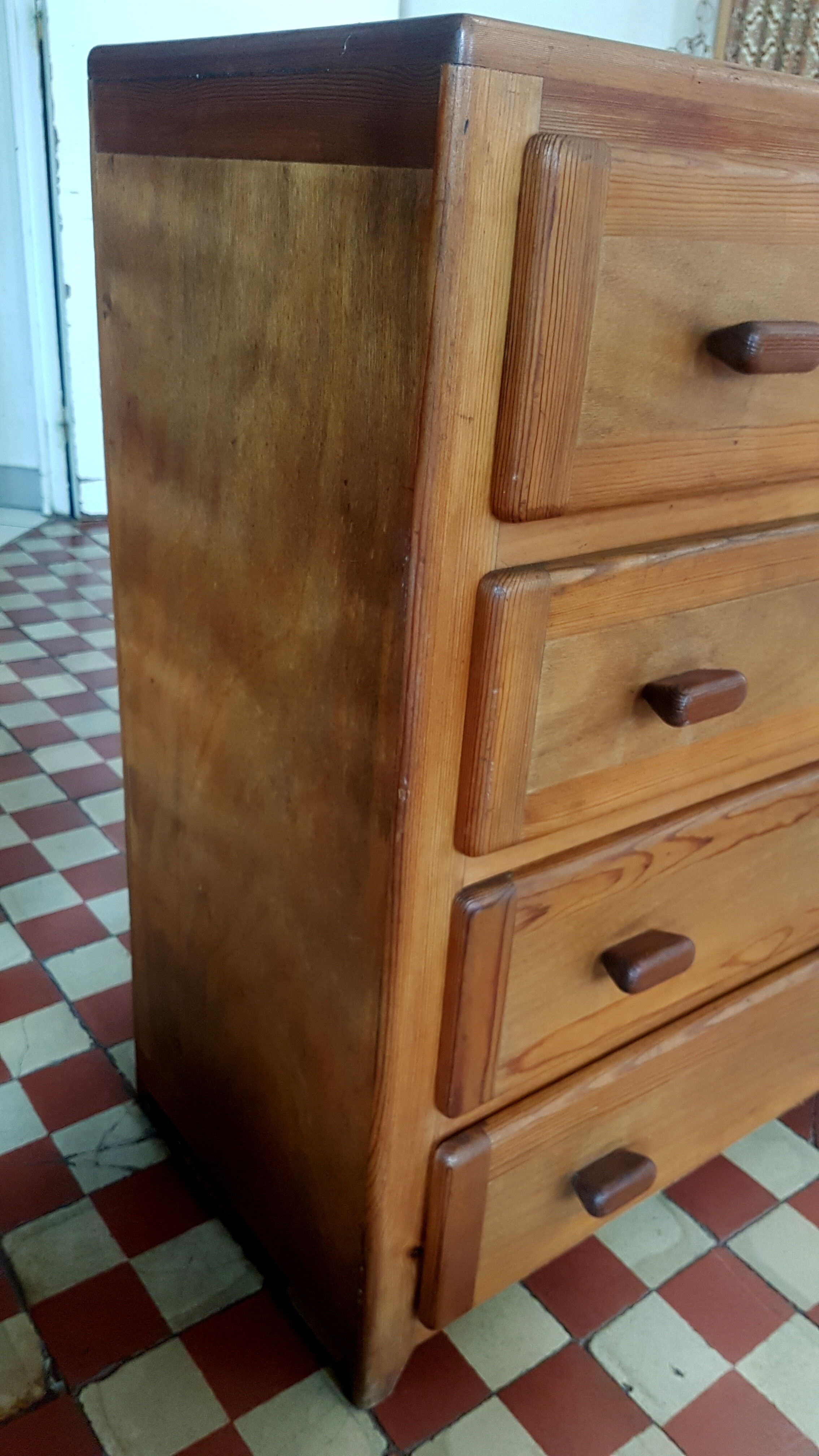 Vintage chest of drawers retro look