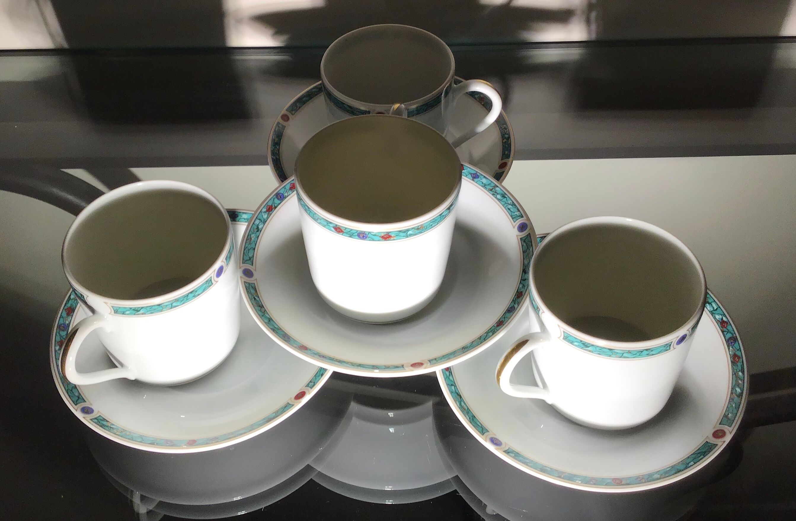 4 cups and saucers made of porcelain from Limoges, Haviland, green Châtelaine model