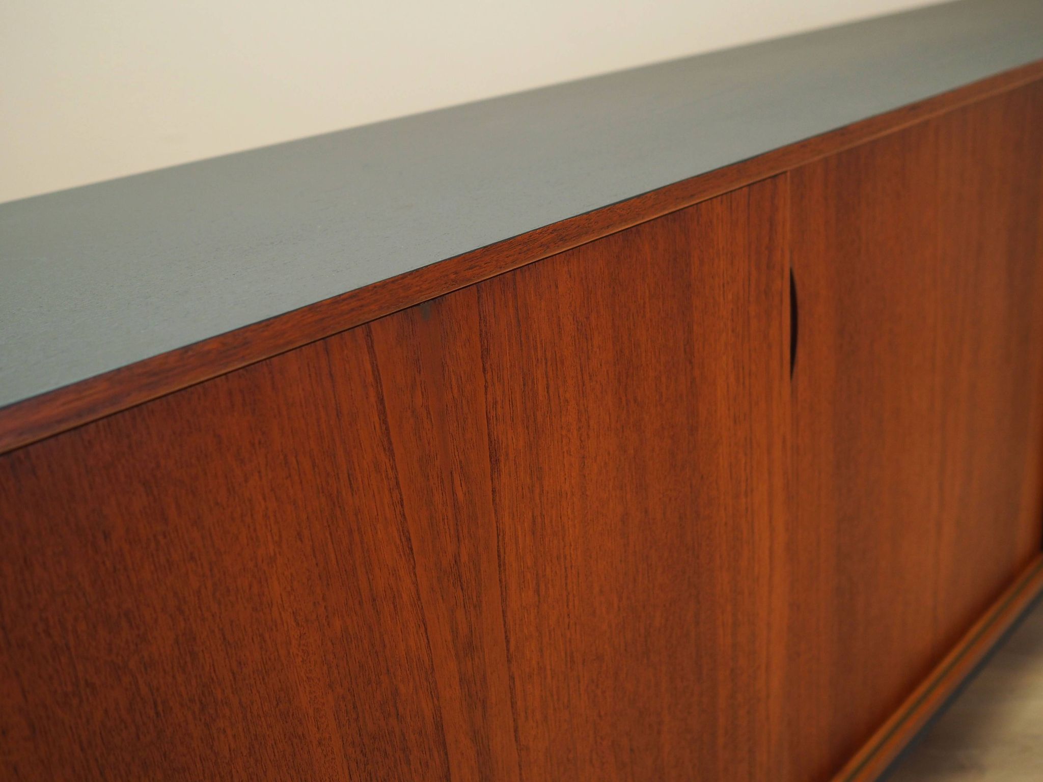 Buffet en teck, design danois, années 1970, production : Danemark