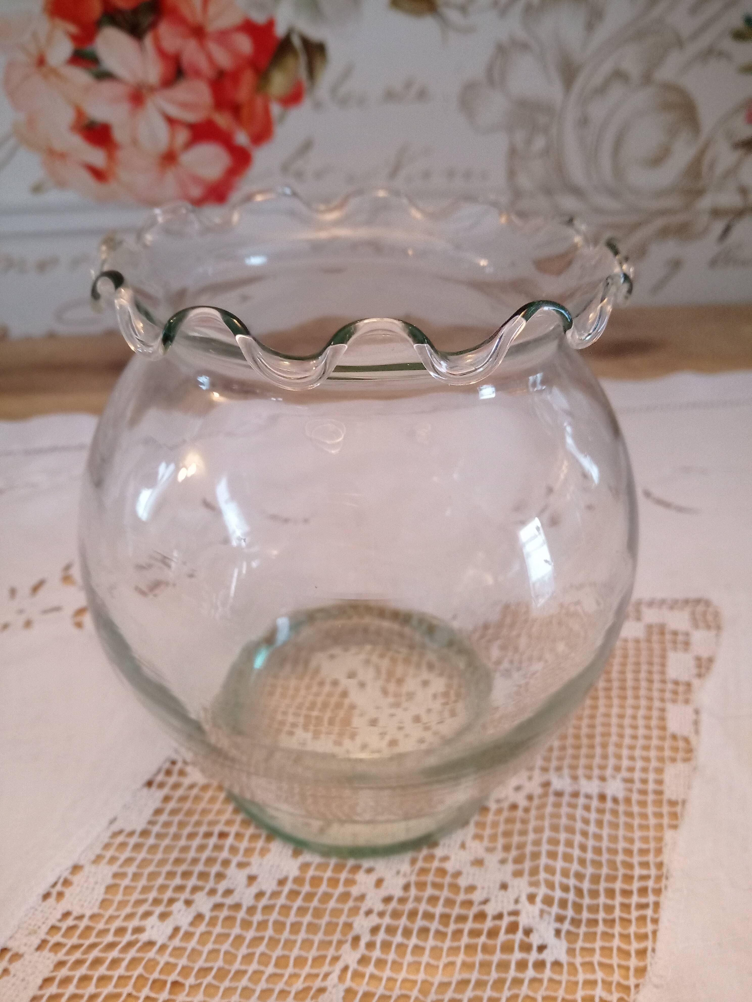 Vase ball cast glass corrugated collar