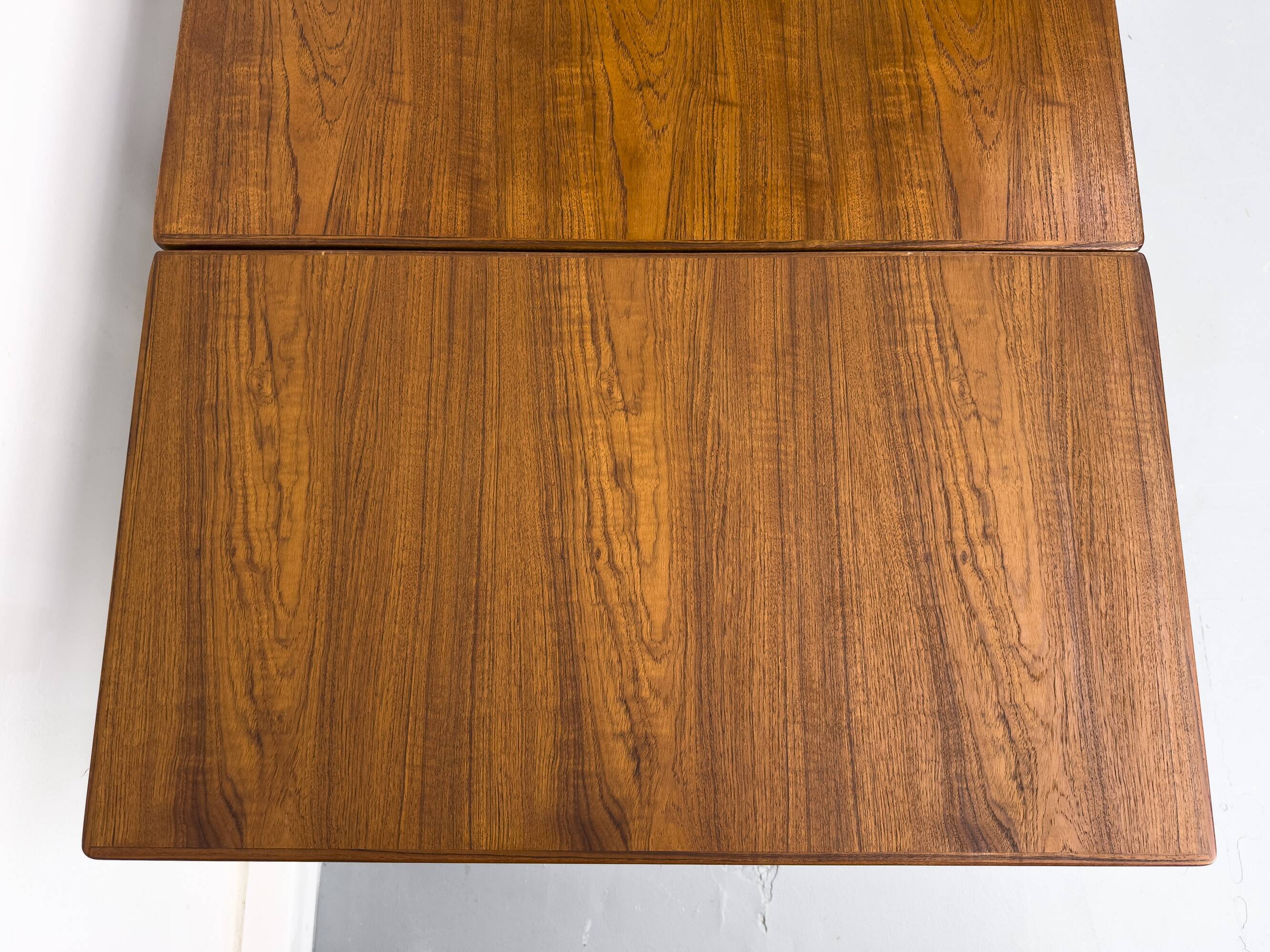 Table danoise extensible en teck, 1960