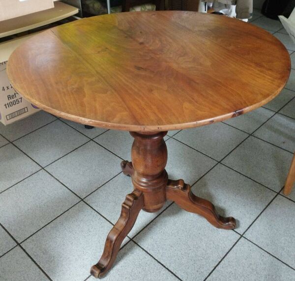 Guéridon 3 pieds en bois fruitier massif