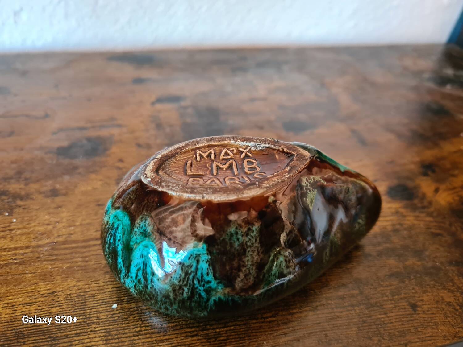 Max pipe holder LMB Paris