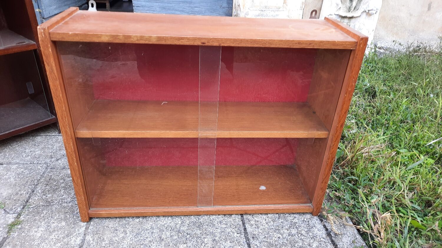 Lot of vintage display cases