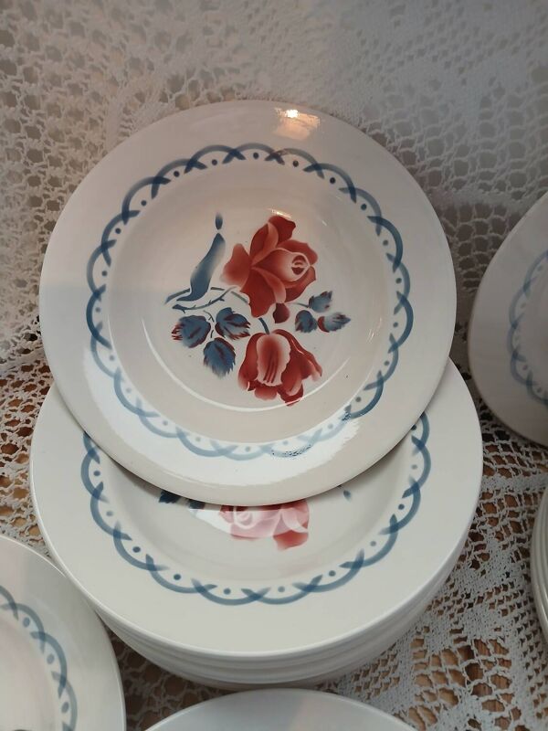 26 assiettes Digoin Sarreguemines