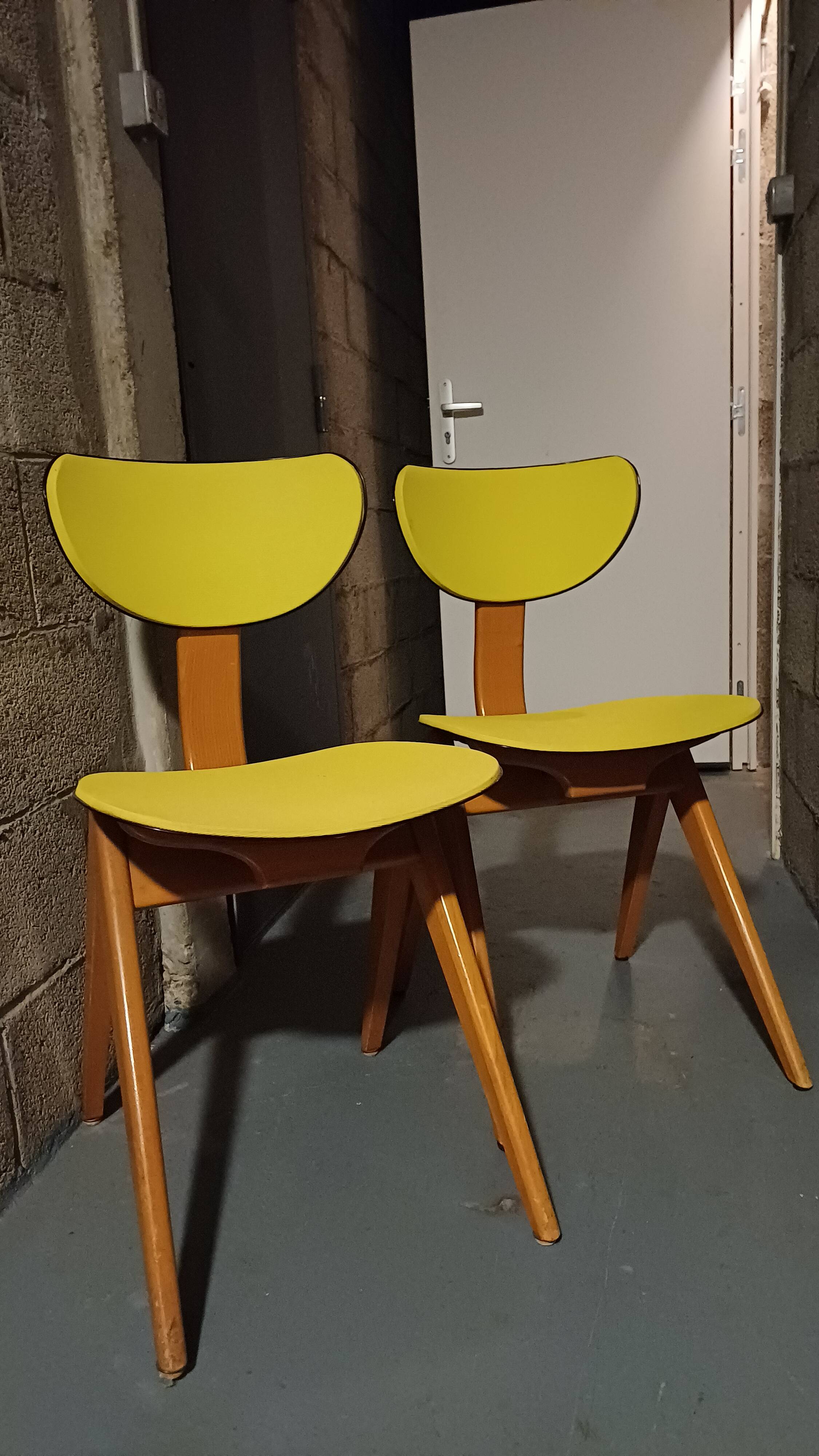 Set of 2 vintage chairs