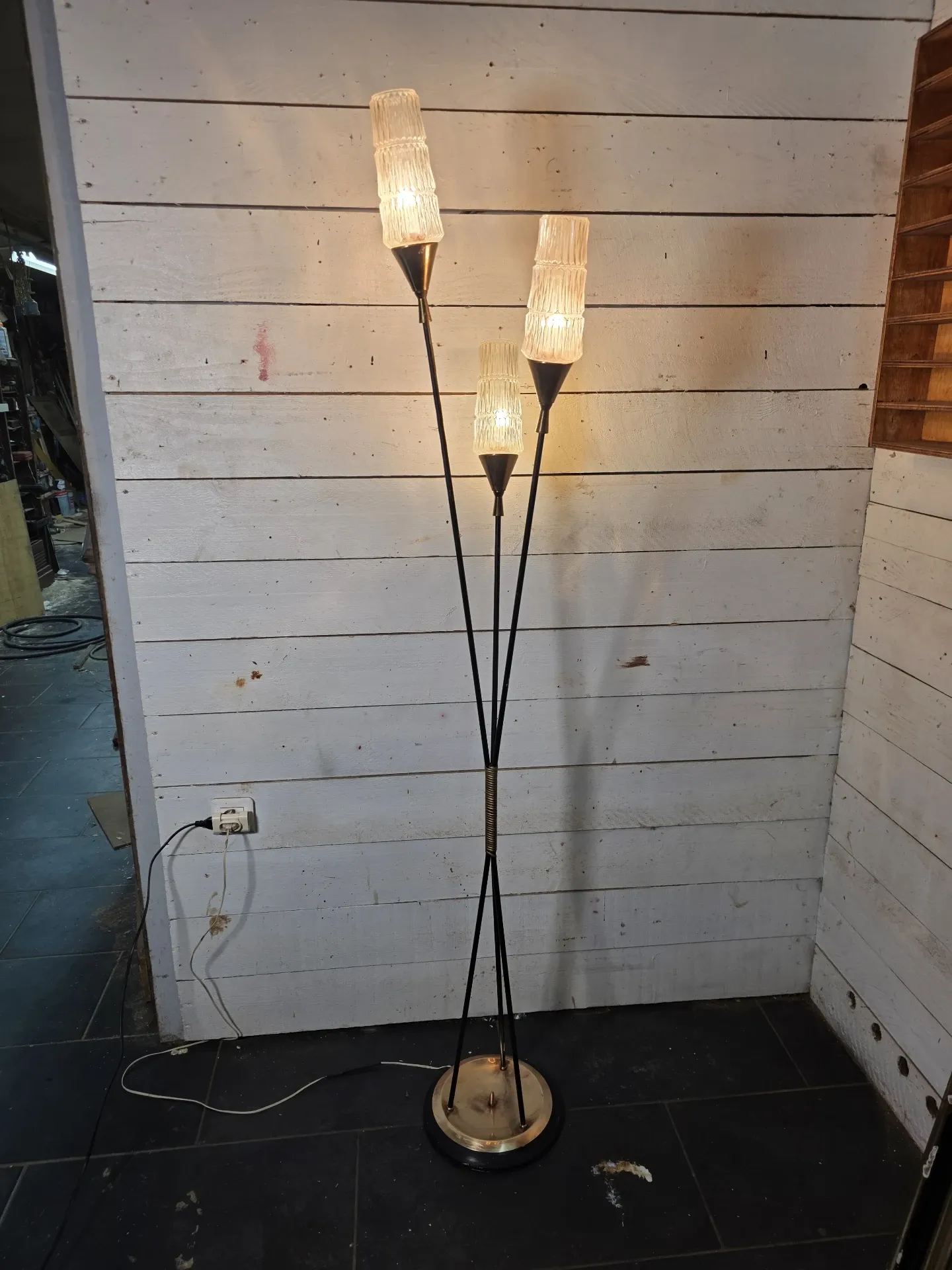 Vintage 3-light floor lamp from the 1960s.