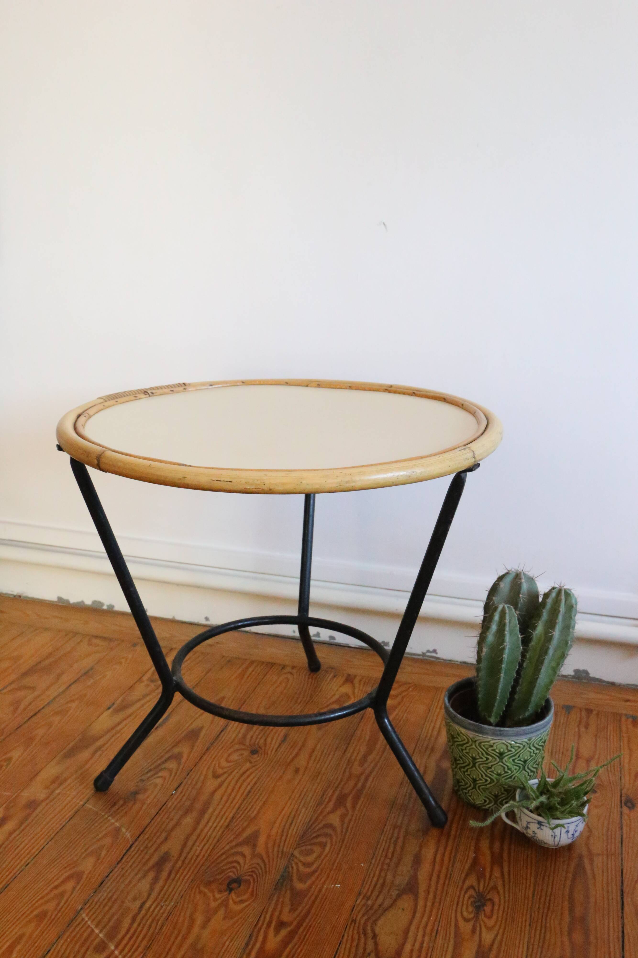 Adorable rattan coffee table and metal base, Scandinavian