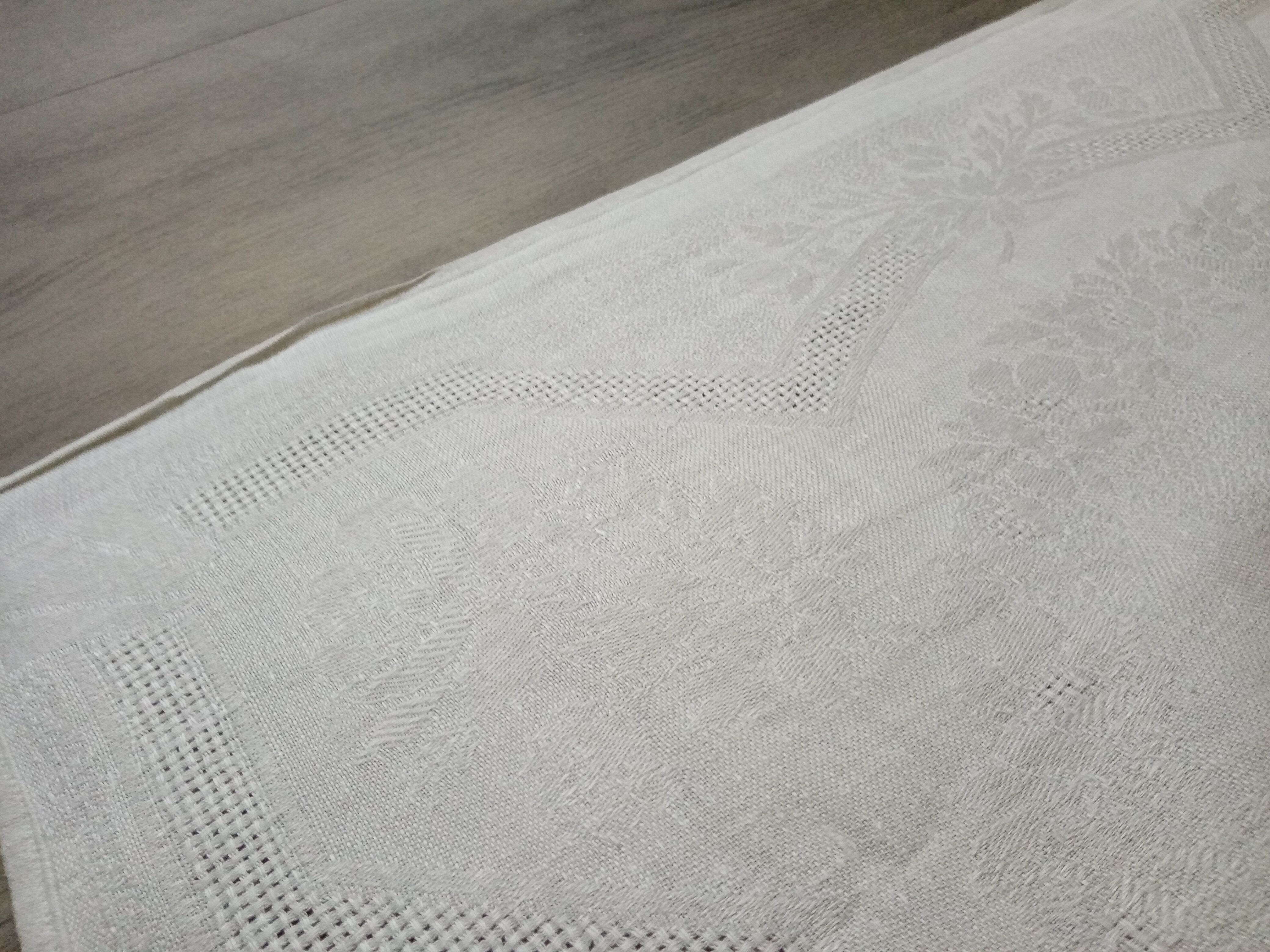 Ancient tablecloth, 12 embroidered towels monogram RD damasse de roses , friezes art deco