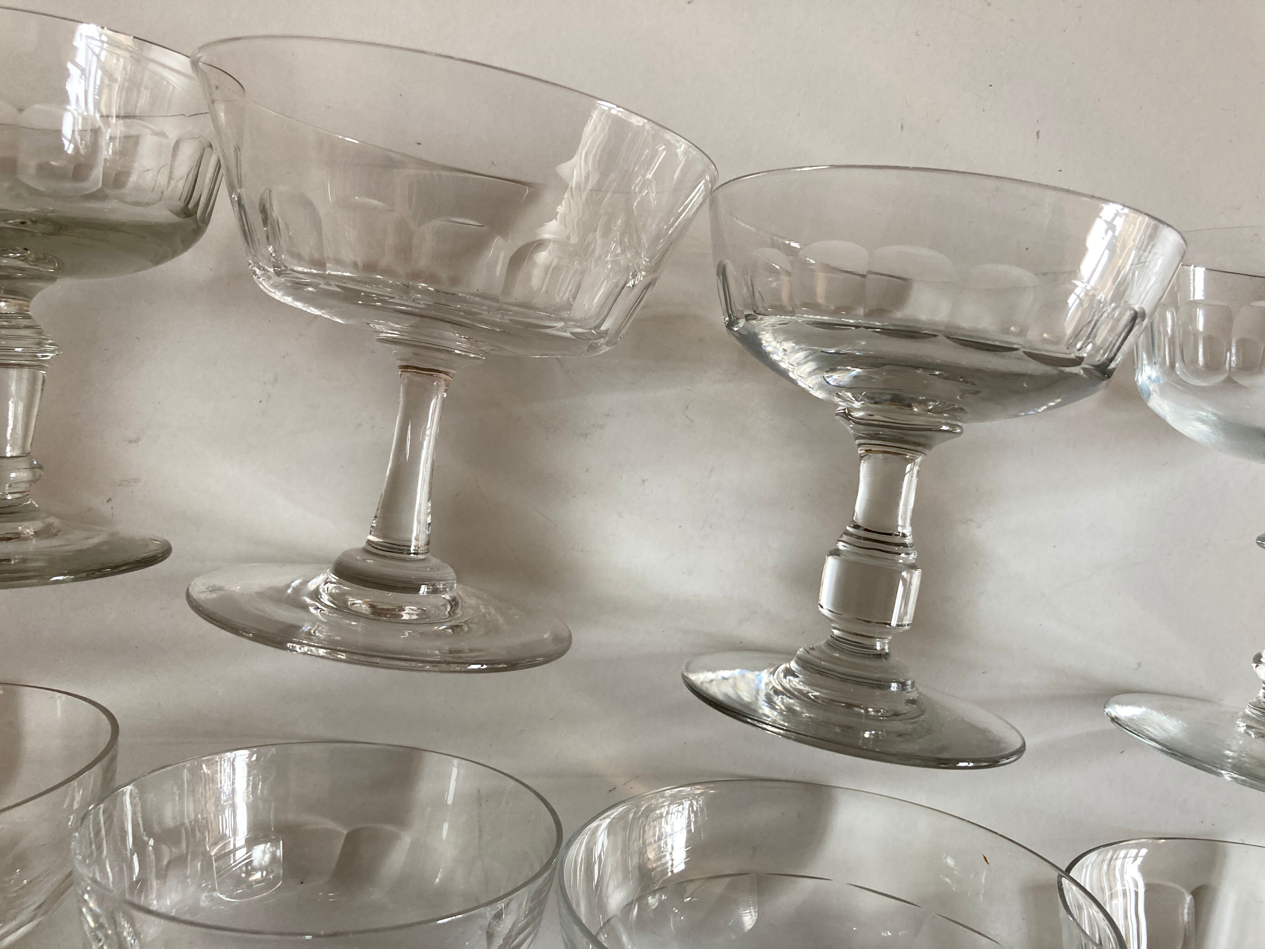 Set of 8 19th crystal crystal glasses with matching flat ribs