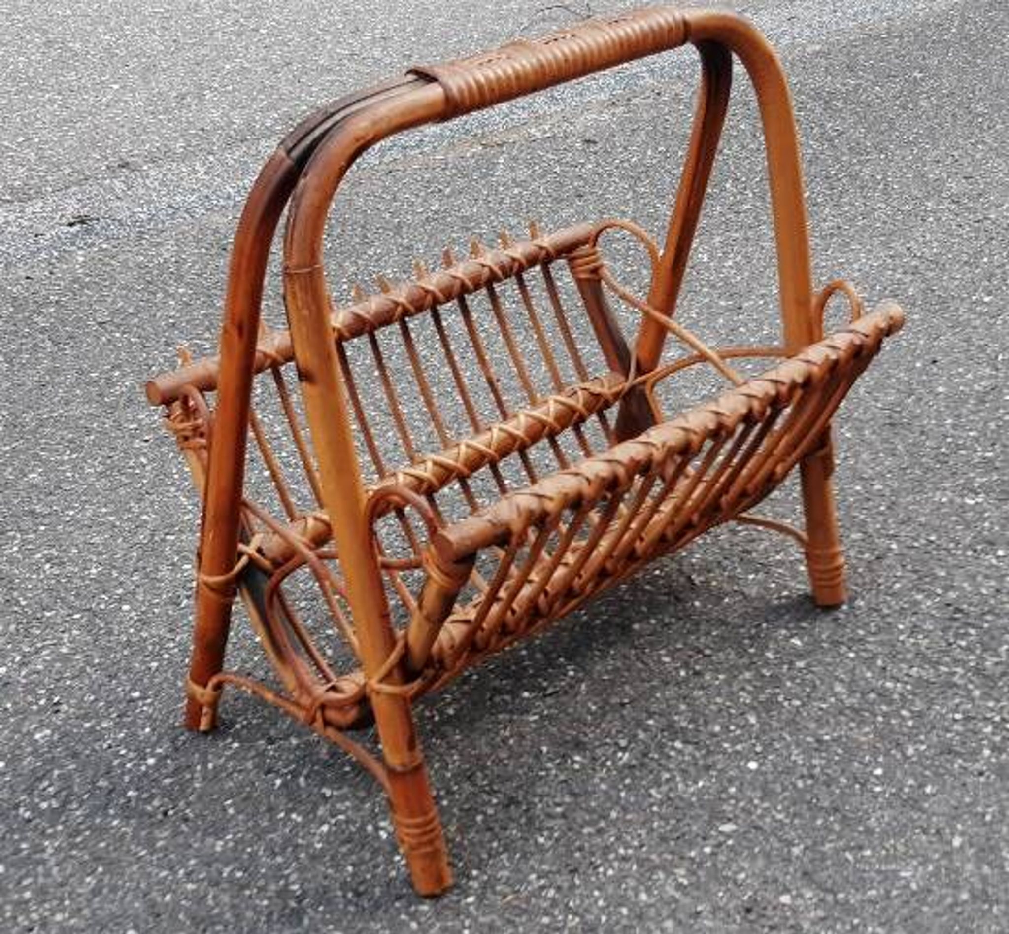 Porte-revue en rotin, années 60