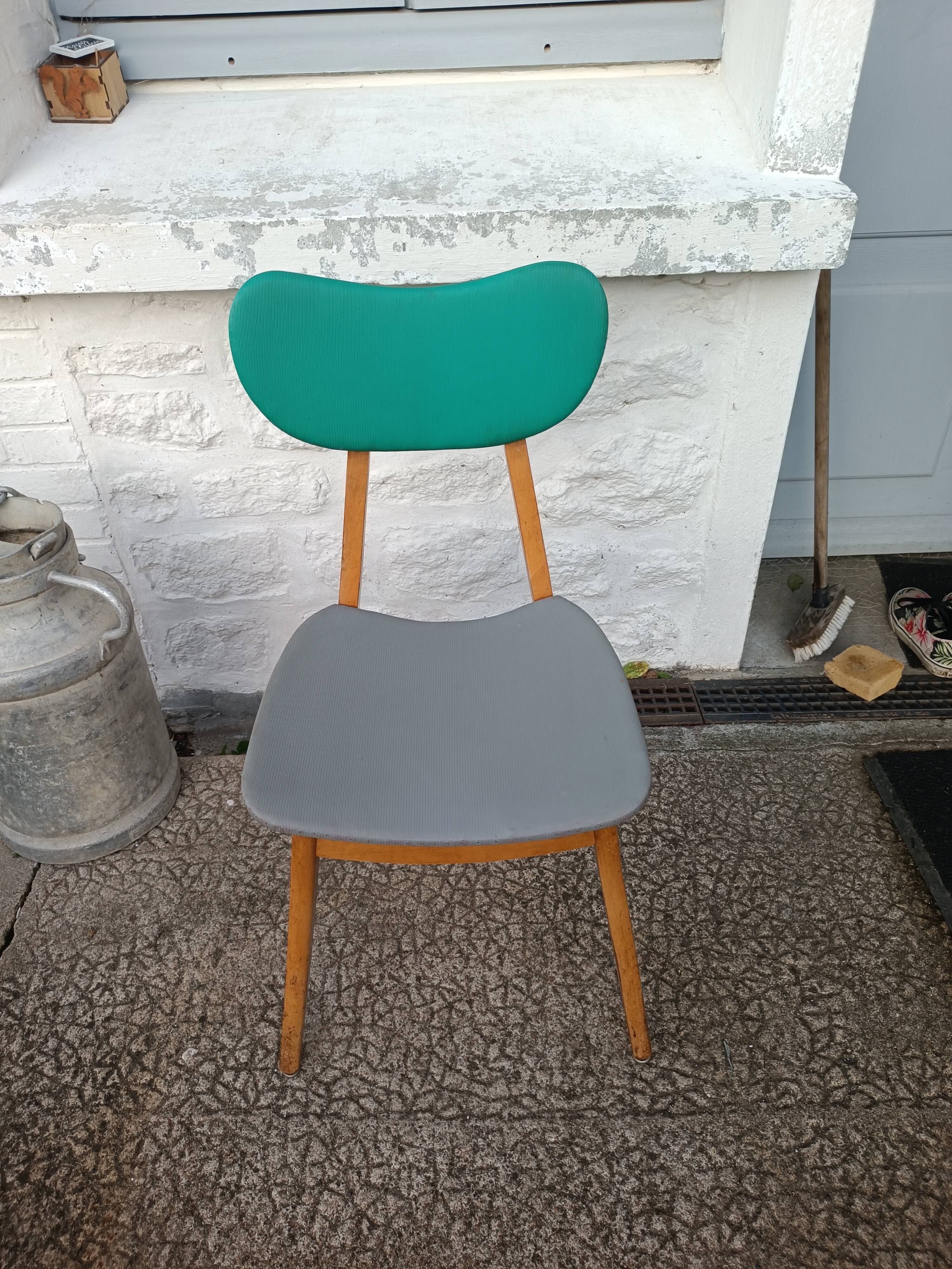 Set of 6 compass leg chairs – colored seats