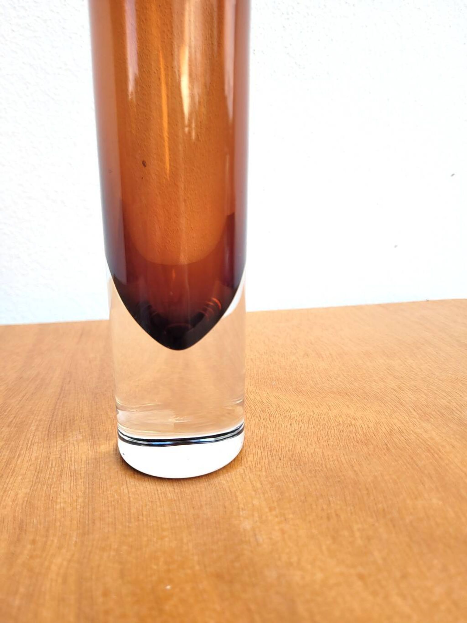 Vase soliflore couleur bronze, style 1970