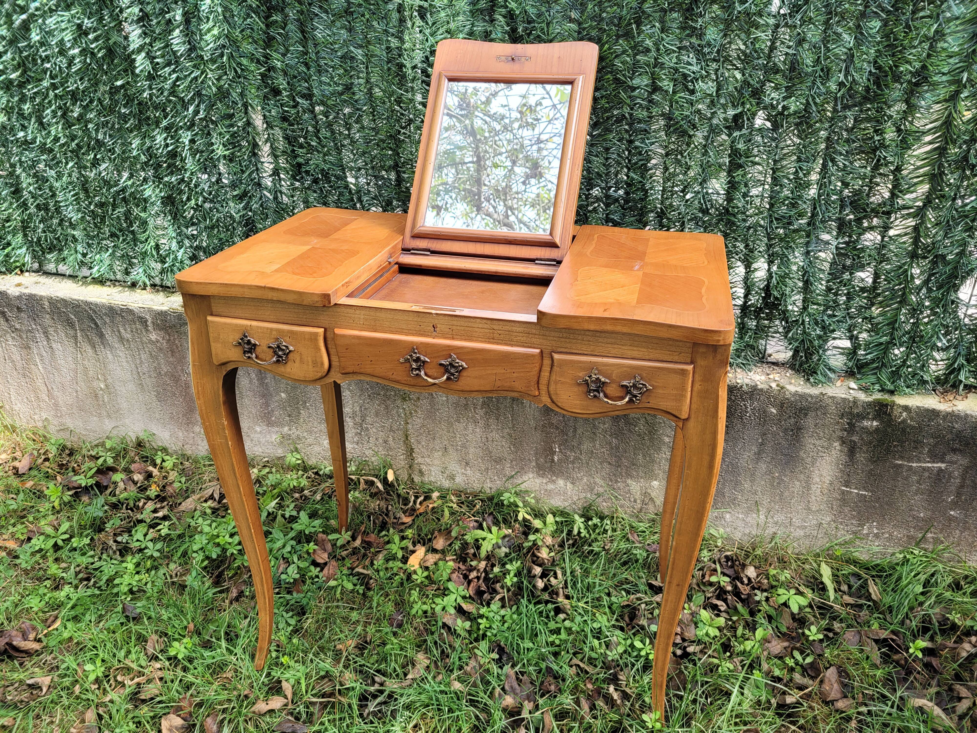 Louis XV style dressing table in veneer wood and marquetry