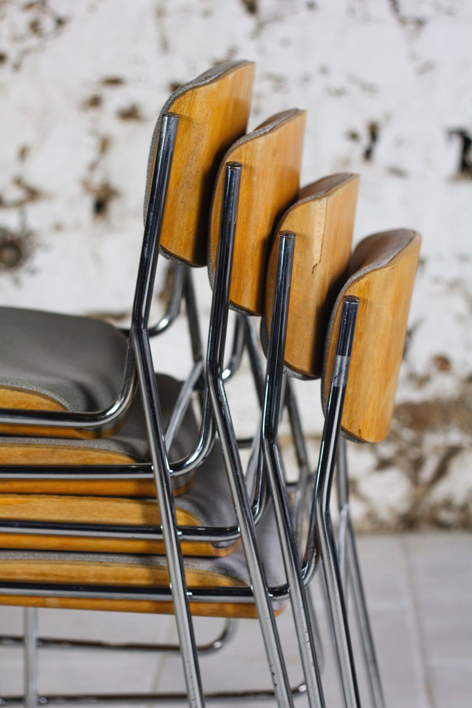 4 conference chairs from La Sorbonne, 1970