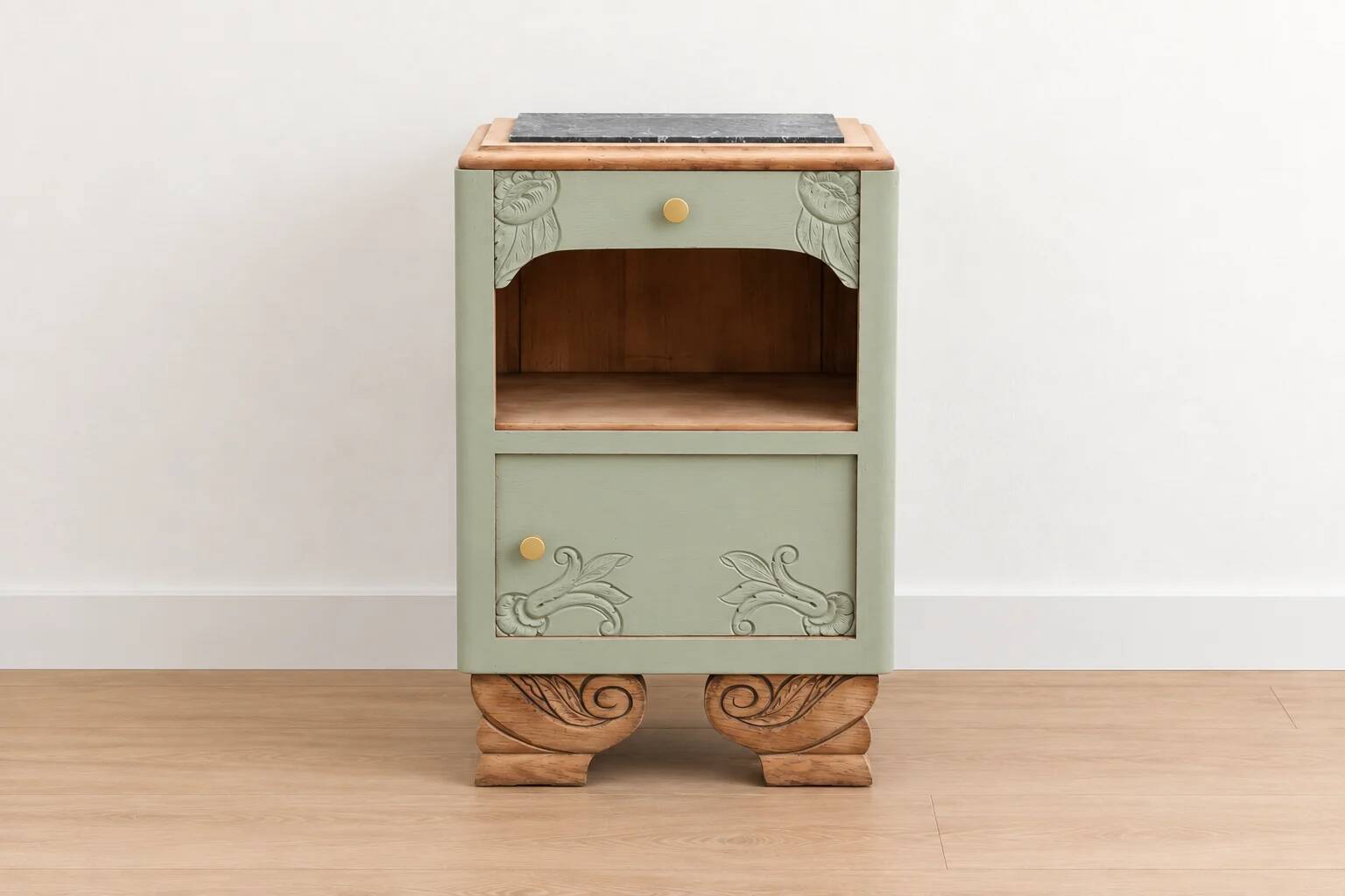 Renovated antique Art Deco bedside table – Lézard Green Pure & Paint, natural wood and marble top.