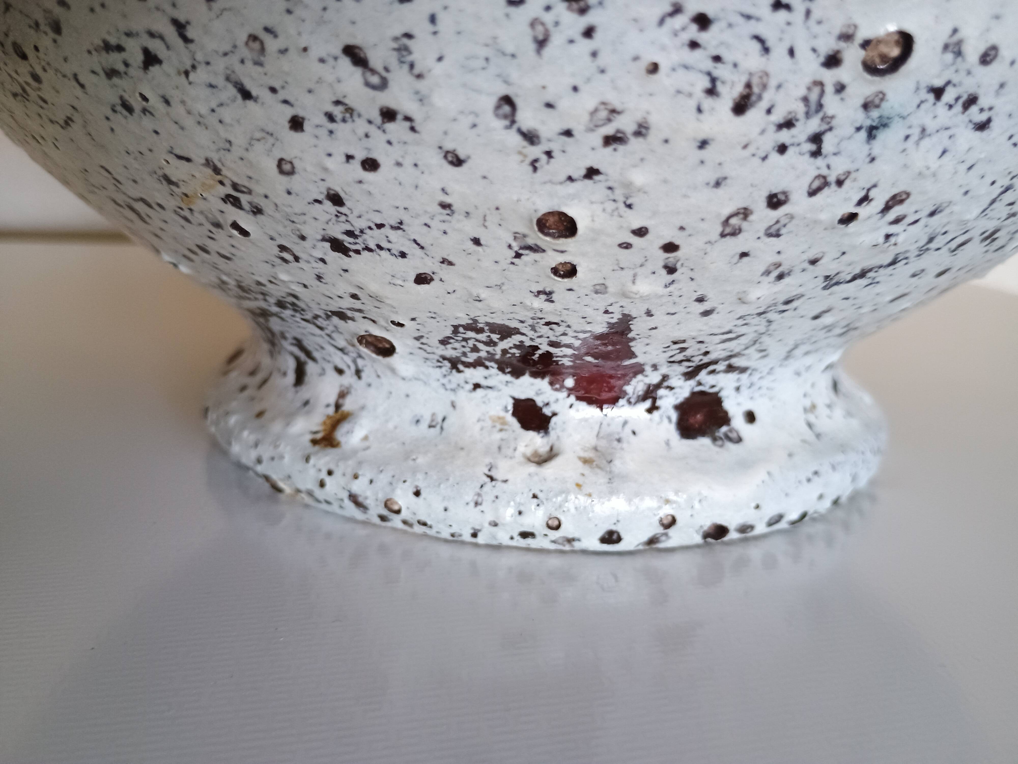 Accolay stoneware bowl - black & white lava glaze