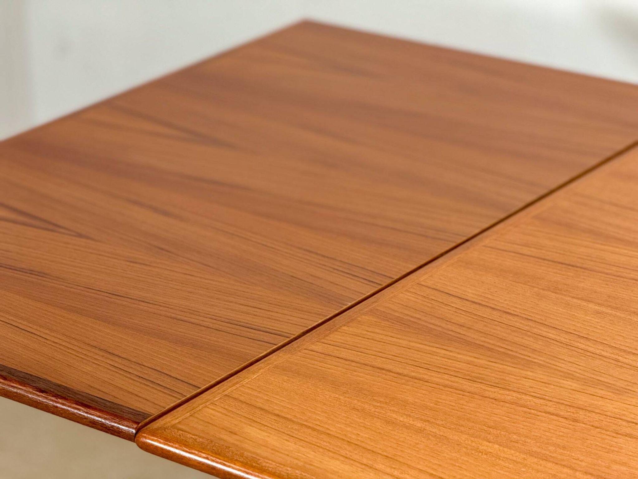 Double extending teak dining table (Made in Denmark 1960)