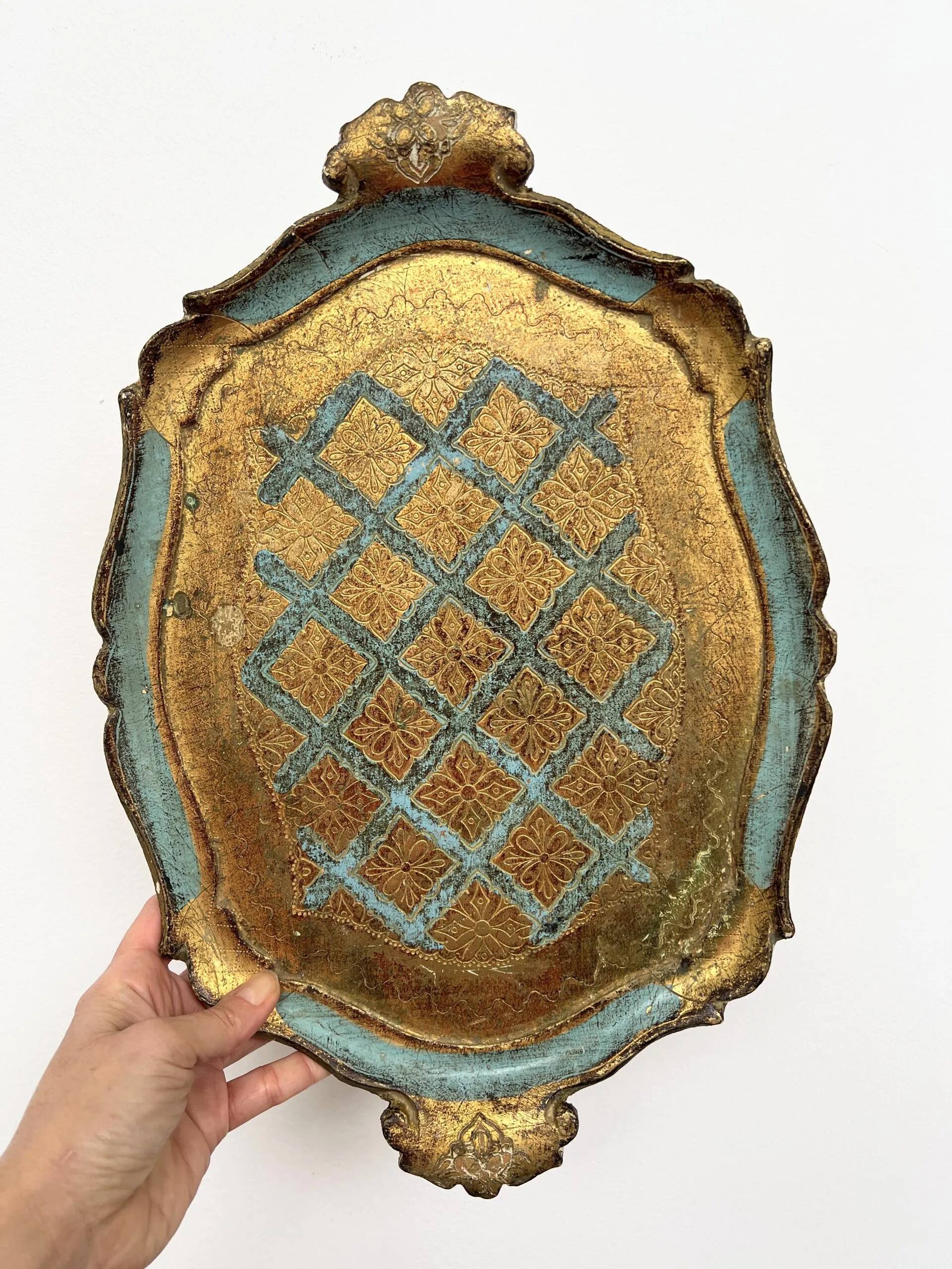 Florentine tray in gilded wood and turquoise with diamond pattern decoration