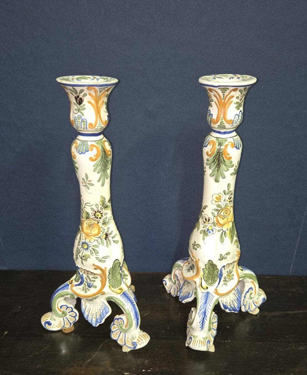 Pair of large polychrome ceramic candlesticks – Floral decoration – H 34 cm
