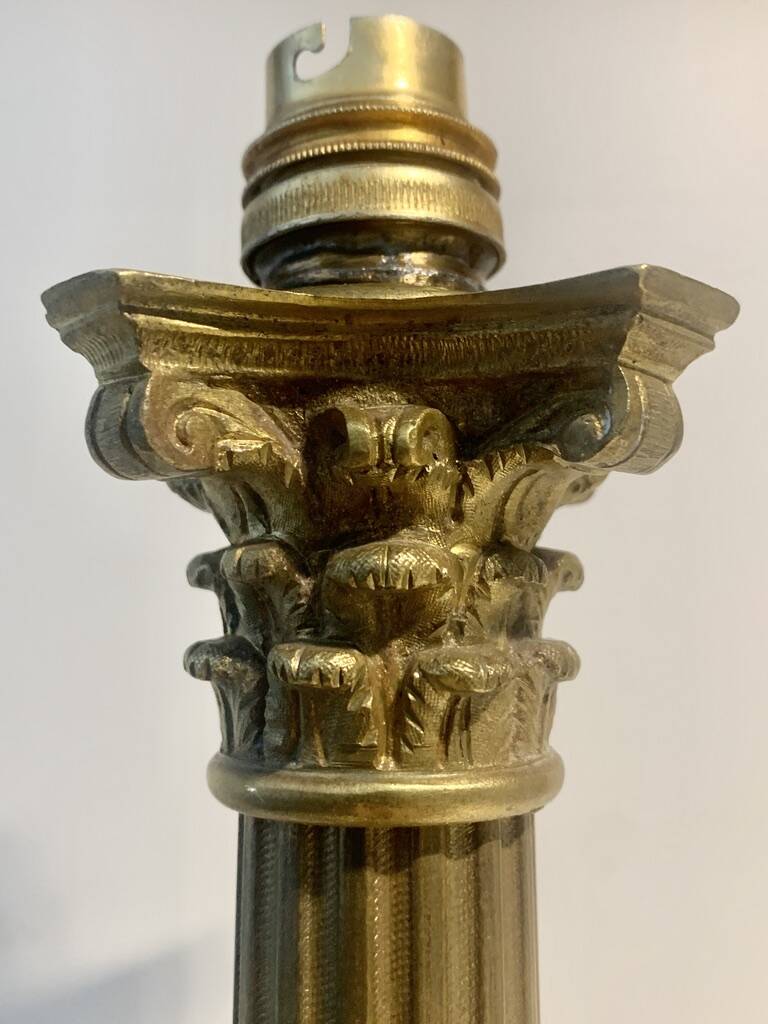 Corinthian column lamp in bronze and gilded brass
