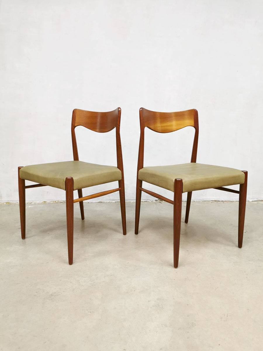 Set of 4 Danish chairs Niels O. Møller for J.L. Møller møbelfabrik