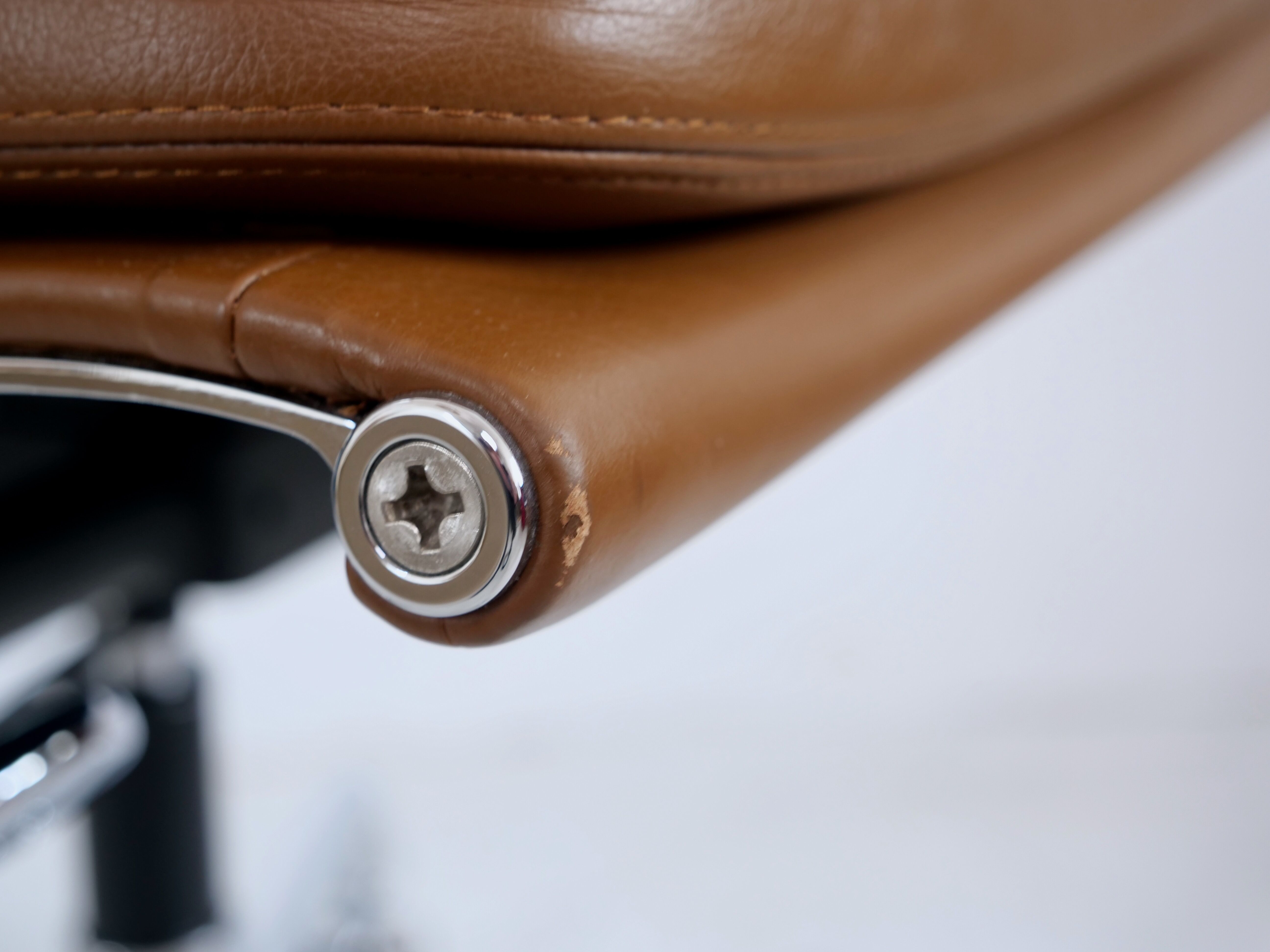 Eames EA 219 Vitra leather office chair