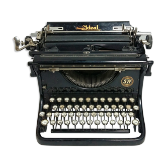 Ideal typewriter black Seidel & Naumann made in Germany