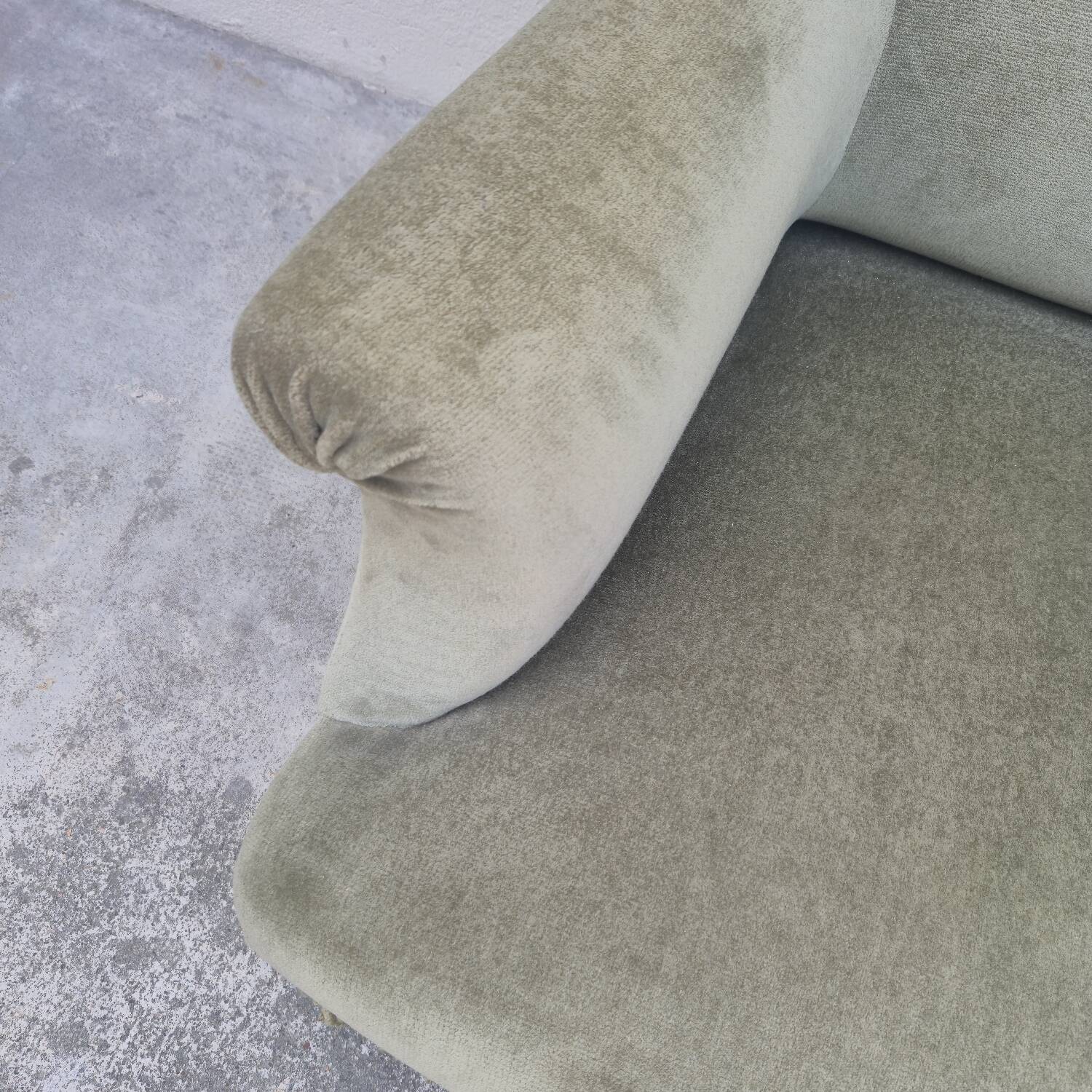 Napoleon III period velvet toad armchair, 19th century