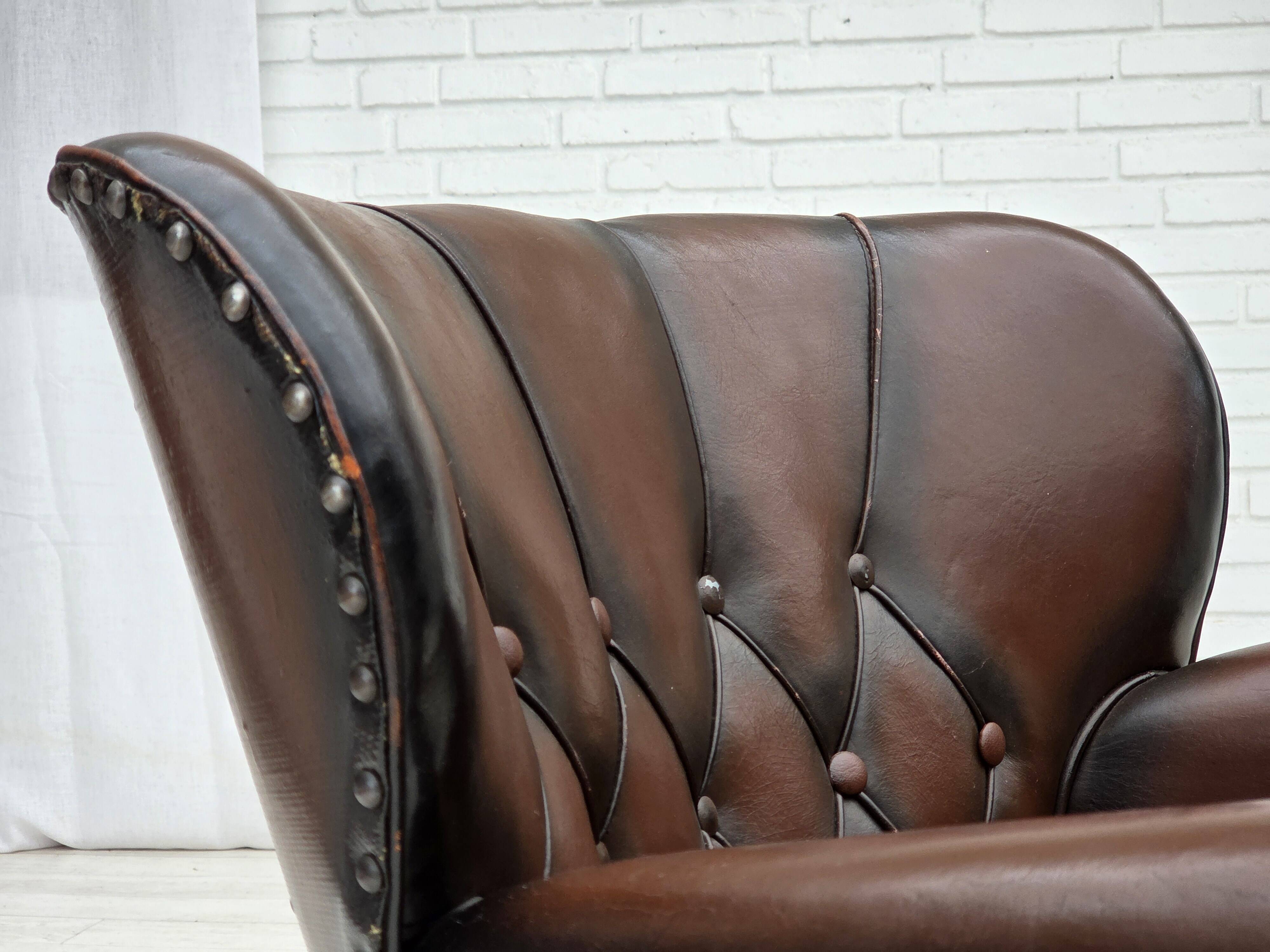 Fauteuil danois des années 1930, cuir marron, velours.